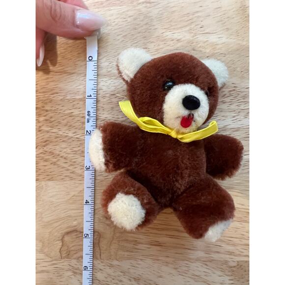 1983 Vintage R. Dakin & Co. Mini Teddy Bear w Yellow Bow Tie - Picture 8 of 10